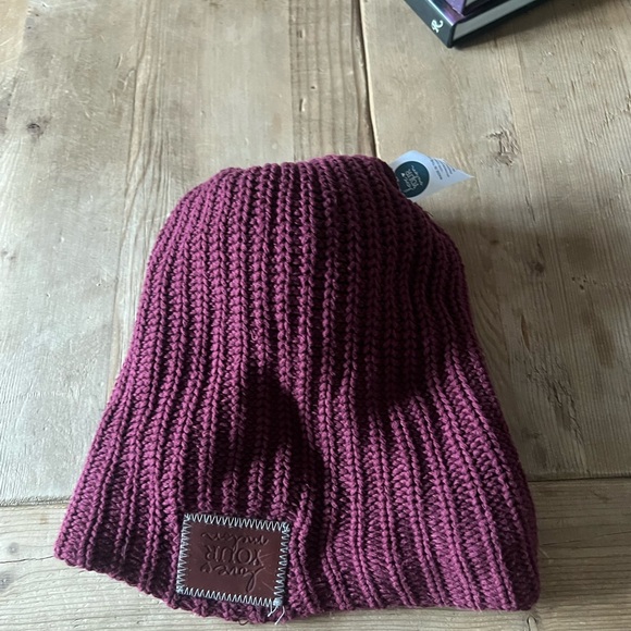 Love your Melon bur Beanie winter hat - Picture 5 of 6